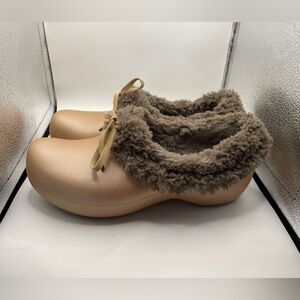 Crocs Gretel Gold Faux Fur Women's clogs size 8